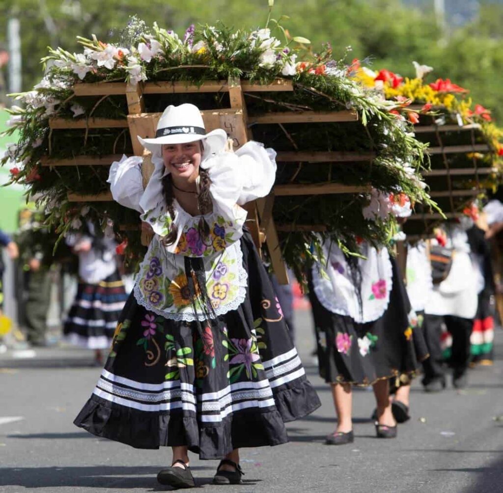EN LA FERIA DE LAS FLORES TAMBIÉN PUEDES APRENDER IDIOMAS