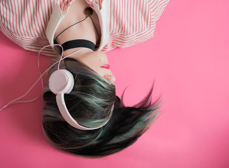 ¿ESCUCHAS Y ENTIENDES LO QUE DICEN?